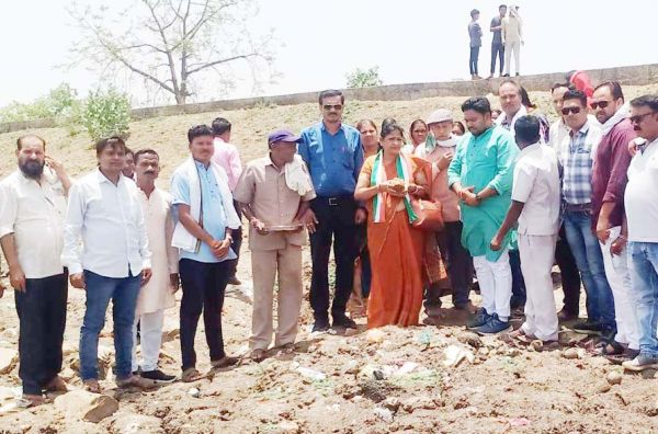 बांधा तालाब सौंदर्यीकरण का विधायक ने भूमिपूजन किया