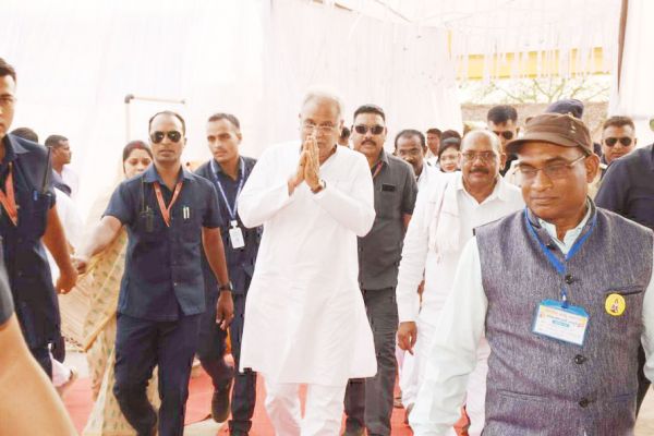 मां तेलीनसत्ती की पूजा कर सीएम ने मांगी प्रदेश की खुशहाली