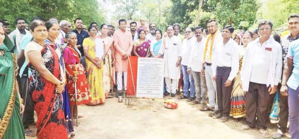 मरकाम ने किया 50 लाख से अधिक के निर्माण कार्यों का भूमिपूजन-लोकार्पण
