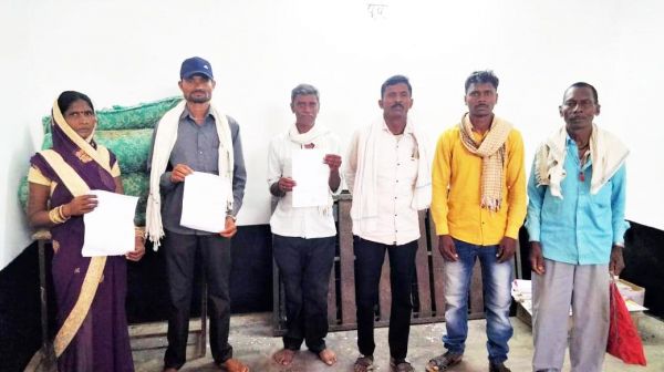 अतिक्रमण हटाने ग्रामीण हुए लामबंद, लगाई गुहार