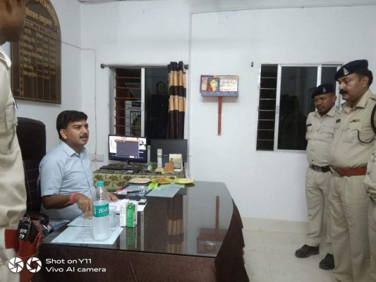 एसपी ने थानों का किया निरीक्षण