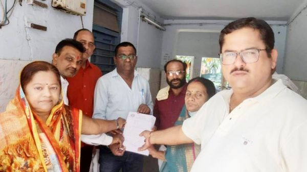 महापौर, सभापति, पार्षदों के पारिश्रमिक बढ़ाए जाने के शब्द पर उबले निकाय जनप्रतिनिधि, सौंपा ज्ञापन