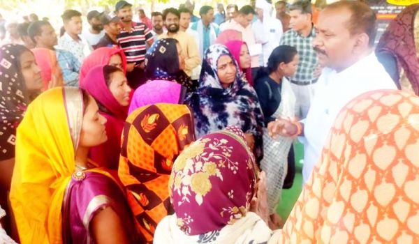 विकास कार्यों के भूमिपूजन के साथ विधायक ने किया सघन जनसंपर्क