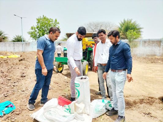 शिकायत के बाद आयुक्त ने किया गौठानों का निरीक्षण