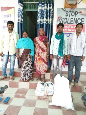 सात साल से भटक रही मानसिक पीडि़त महिला को सखी सेंटर ने परिजनों से मिलवाया