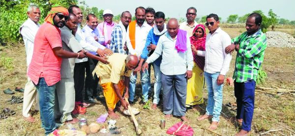 मुक्तिधाम और स्वागत द्वार का भूमिपूजन