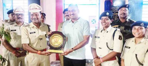 आईजी मीणा ने फोर्स एकेडमी के अध्ययन कक्ष का किया लोकार्पण