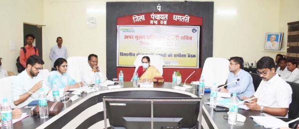 जिले में हो रहे बेहतर कार्यों की अपर मुख्य सचिव ने की सराहना