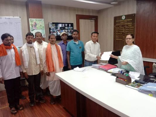 गन्ना किसानों को सात माह के बाद भी राशि भुगतान नहीं, कलेक्टर से गुहार