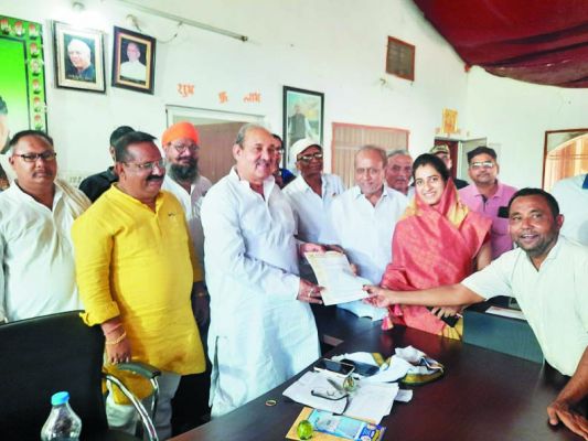 धर्म गुरुओं पर अभद्र टिप्पणी,जैन समाज ने की कार्रवाई की मांग