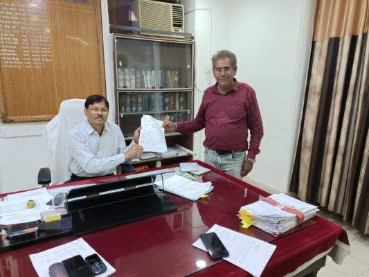 जैन समाज के धर्मगुरु पर अभद्र टिप्पणी, कार्रवाई की मांग को लेकर कलेक्टर को सौंपा ज्ञापन