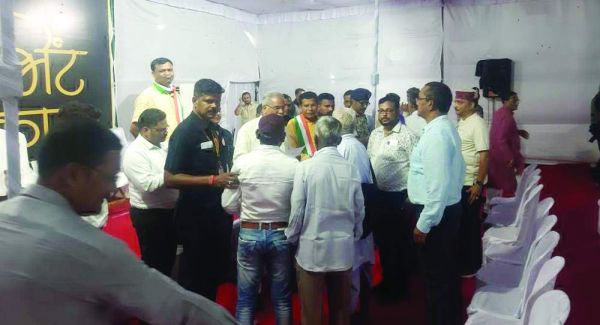 सीएम से मिले जैन समाज, अमित पर कार्रवाई करने की मांग