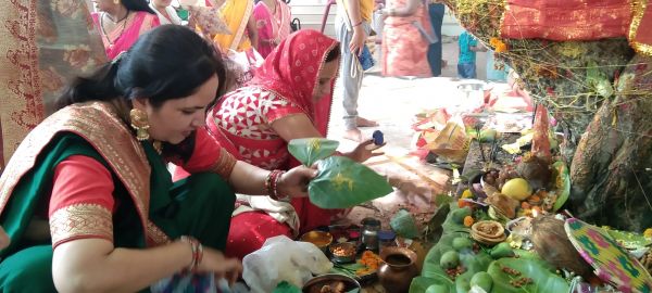 सौभाग्यवती महिलाओं ने की पति की दीर्घायु की कामना