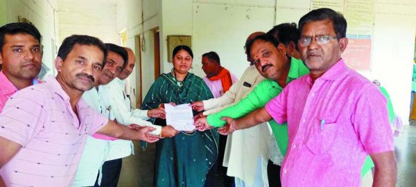 जैन मुनियों पर अभद्र टिप्पणी,  समाज ने राज्यपाल व सीएम के नाम सौंपा ज्ञापन