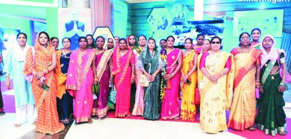 प्रदर्शनी को कवर्धा के पंचायत  प्रतिनिधियों-ग्रामीणों ने सराहा