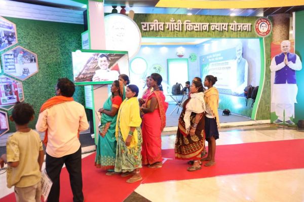 किसान, मजदूर और महिलाओं के आर्थिक स्थिति को मजबूत बनाने सरकार द्वारा हो रहा विभिन्न योजनाओं का क्रियान्वयन