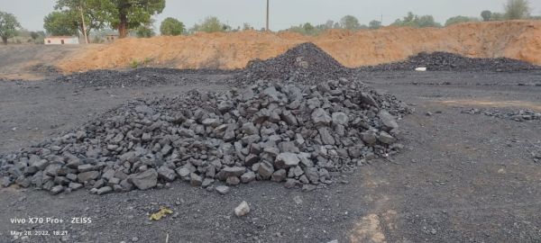 25 टन से अधिक कोयला जब्त, ईंट भट्ठा संचालक पकड़ाया