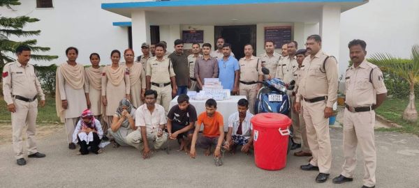 लाखों की नशीली दवाइयों संग 6 पकड़ाए