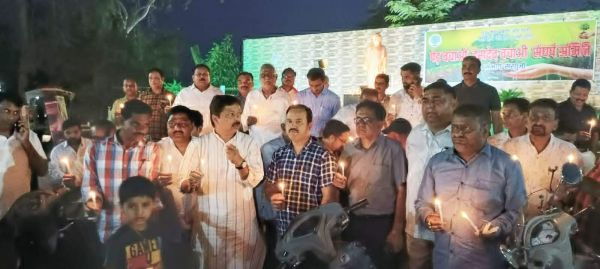 परसा कोल खदान में से काटे गए पेड़ों को शोक सभा आयोजित कर दी श्रद्धांजलि