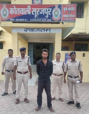 अवैध कबाड़ परिवहन करते दो पकड़ाए