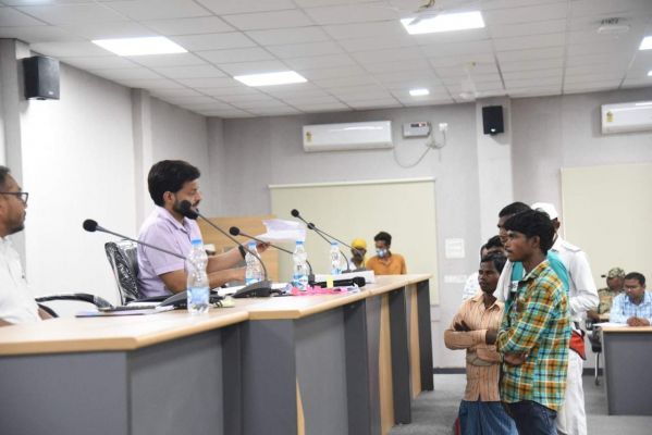 शासकीय जमीन पर अवैध कब्जा, कलेक्टर ने दिए हटाने के निर्देश