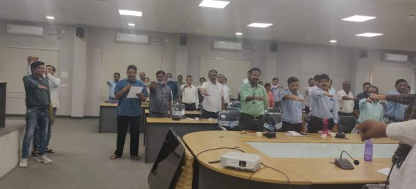 विश्व तम्बाकू निषेध दिवस पर कलेक्टर ने दिलवाई शपथ