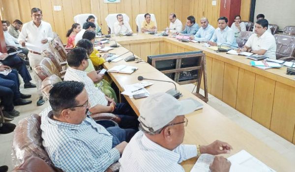 राजस्व शिविर लगाकर निपटाएं प्रकरण