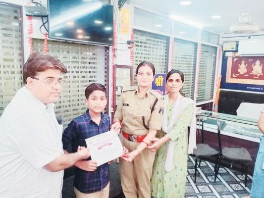 तंबाकू निषेध दिवस: बच्चों ने पेटिंग बनाकर बताए नशा से नुकसान, प्रमाण पत्र देकर सम्मानित