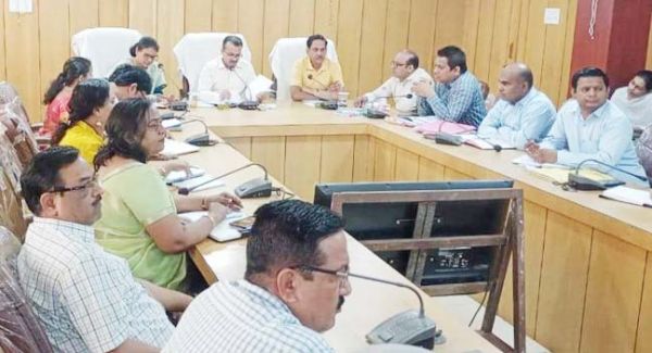 कलेक्टर ने की वर्मी कम्पोस्ट के उत्पादन एवं विक्रय की समीक्षा