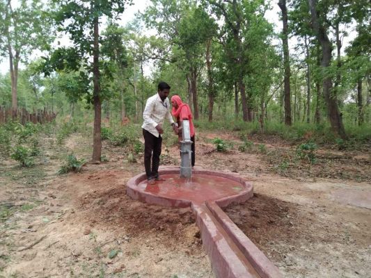 बोर खनन से पेयजल की समस्या से ग्रामीणों को मिली निजात