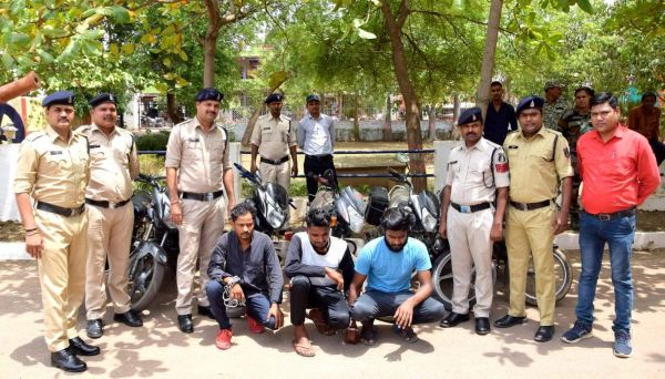 चोरी के 3 आरोपी गिरफ्तार, 7 बाइकें जब्त