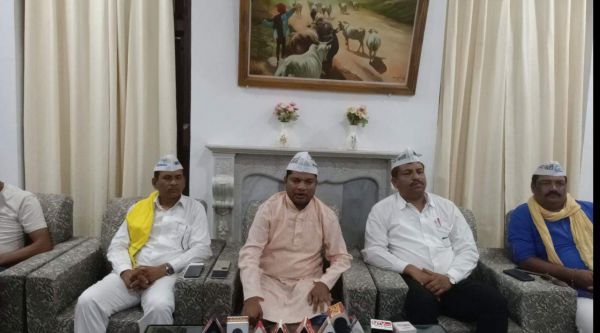 सरकार को हसदेव अरण्य क्षेत्र के बुजुर्ग, युवा और बच्चों से सीखना चाहिए-कोमल