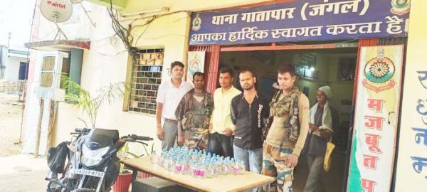 शराब परिवहन करते दो पकड़ाए