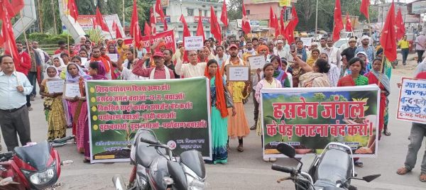 हसदेव अरण्य में जंगल की कटाई तत्काल बंद किया जाए, अन्यथा क्षेत्र के लोग हसदेव पहुंच जाएंगे...