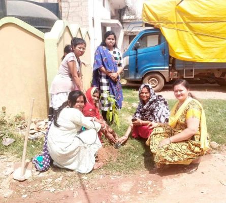 शिव शक्ति महिला समिति ने किया पौधरोपण, रक्तदान शिविर