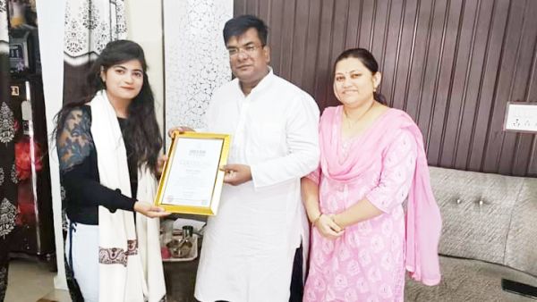 अलीशा ने बढ़ाया क्षेत्र का मान, इंडिया बुक ऑफ रिकॉर्ड्स में दर्ज कराया नाम