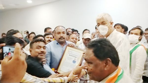 पुरानी पेंशन बहाली पर सिंहदेव का जताया आभार, ज्ञापन