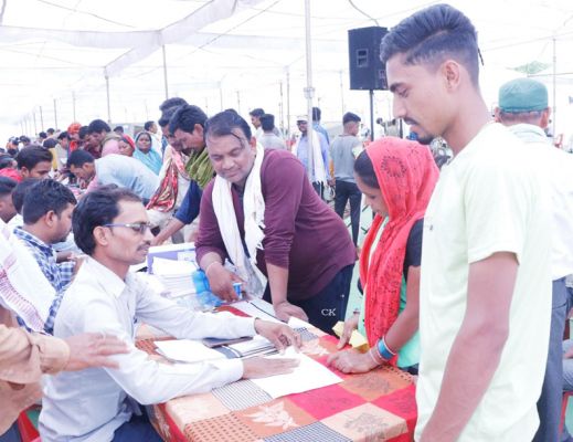 ग्रामीणों के लिए लाभकारी रहा बीजागोंड़ का जनचौपाल शिविर में 181 आवेदनों का मौके पर निराकरण