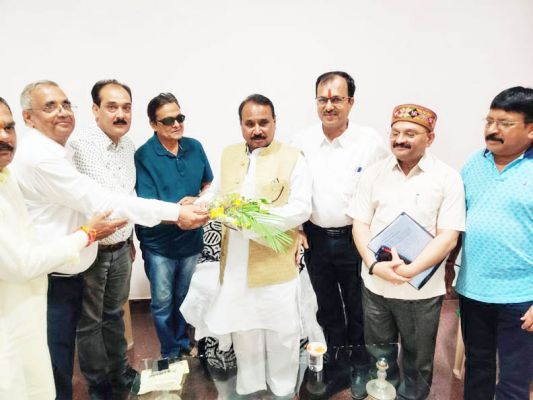 केंद्रीय मंत्री से खिलौना एवं मेडिकल डिवाईस पार्क खोलने की मांग
