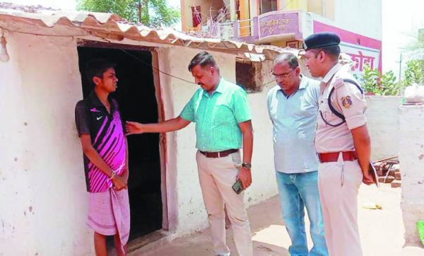 जरूरतमंद बच्चों की मदद के लिए एसपी ने बढ़ाया हाथ