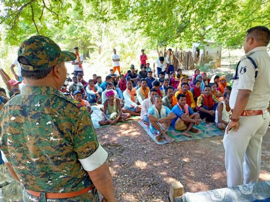 बारसूर पुलिस ने उपेट में लगाई जन चौपाल
