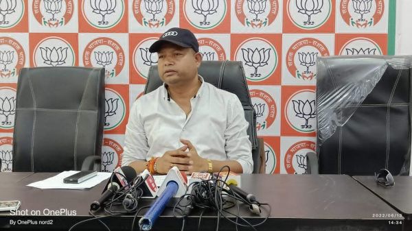 बिना टेंडर प्रक्रिया के करोड़ों का हो रहा काम - गागड़ा
