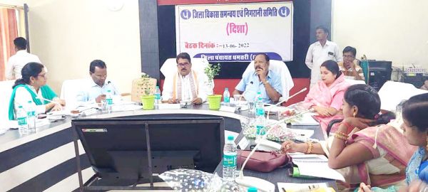 जिले में केन्द्र प्रवर्तित योजनाओं का वास्तविक क्रियान्वयन मैदानी स्तर पर दिखे-चुन्नीलाल