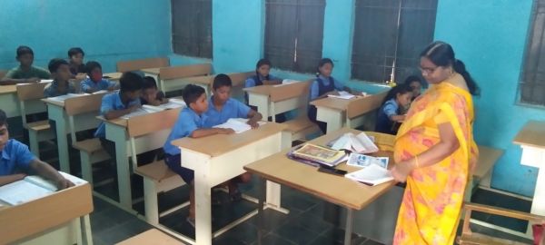 निजी और सरकारी स्कूल खुले