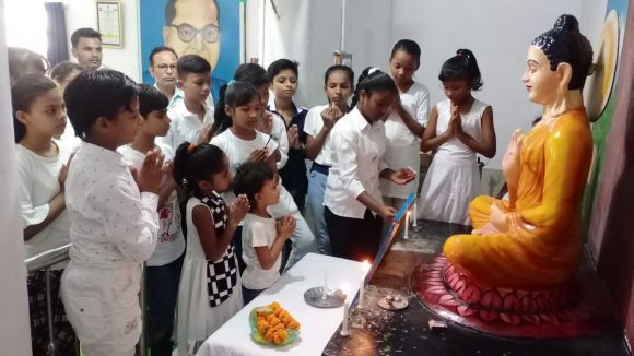 करूणा बुद्ध विहार में मनाई गई जयंती