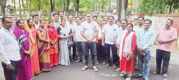 रायगढ़-घरघोड़ा मार्ग जर्जर, परेशानी