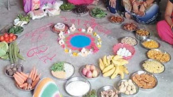 शिशुवती एवं कुपोषित बच्चों को दिया जा रहा पोषण आहार