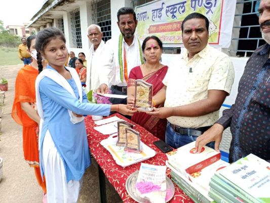 पेंड्री स्कूल में मना शाला प्रवेशोत्सव