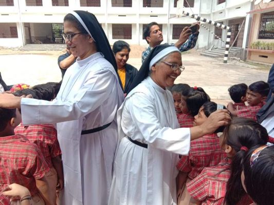 चावरा स्कूल में धूमधाम से मना प्रवेश उत्सव
