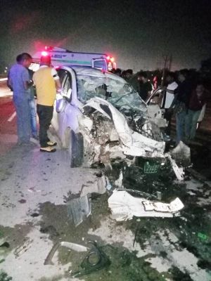 तीन की मौत हुई, चार नहीं, दूसरी दुर्घटना में कार पुल के नीचे गिरी, सुरक्षाकर्मी की जान गई